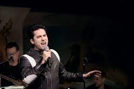 Beggin', can't take my eyes off you, who loves you и другие песни. Review John Lloyd Young Stepping Out With Oldies Beyond The Four Seasons The New York Times