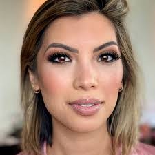 Lindy Wade's Instagram, Twitter & Facebook