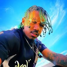 Zoe Malcolm's Instagram, Twitter & Facebook