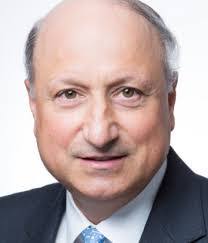 Desa Lee's Instagram, Twitter & Facebook