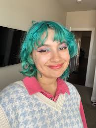 What are some apartment or roommate options near CSULB for a nursing  student?