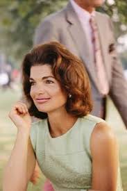 A set of rare photographs which show former us president john f. Jackie Kennedy Darum Ist Sie Auch Heute Eine Stil Ikone Gala De