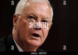 US Navy Commander, U.S. Pacific Command, Adm. Thomas B. Fargo, speaks with  Retired Rear Adm. Joe Vasey at the USS Bowfin Submarine Museum in Pearl  Harbor, Hawaii Stock Photo
