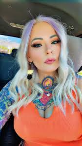 Holly Hasty's Instagram, Twitter & Facebook