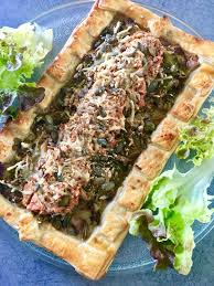 Feuillete De Poireaux Au Thon A La Tomate Et A La Harissa Poireaux Pate Feuilletee Maison Feuillete