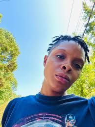 New here 🖤 cancer made ♋️🦀 I'm 26 from atl I'm 5'7 single just looking  for vibes till it turns differently. Add me (I'll add you back)