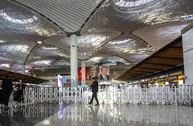 Flughafen in istanbul, von hier fahren wir sie direkt innerhalb von 60 minuten in die stadt von istanbul nach sultanahmet, taksim, besiktas oder auch zu anderen orten. Neuer Flughafen In Istanbul Prestigeprojekt Wird Zum Pannen Airport Politik Stuttgarter Nachrichten
