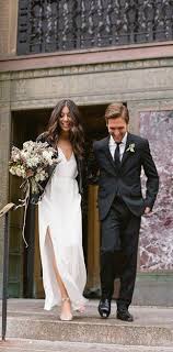29 City Hall Weddings That Prove Less Is More City Hall Wedding Dress Civil Wedding Courthouse Wedding Dress