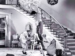Did you know the mansion used as the Clampetts' home was the Chartwell  Estate in Bel-Air—later sold for $150 million in real life? Fans called it “ The Beverly Hillbillies House” for decades.