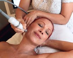 Aki megtapasztalta már, hogy milyen, amikor nincs felkérés, talán fél is. Ez A Titka Detar Eniko El Nem Mulo Fiatalsaganak Szelid Borfiatalitas