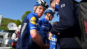 Jun 21, 2021 · eigentlich sollte emanuel buchmann bei der tour gar nicht starten und beim giro ditalia aufs podium. Giro D Italia Remco Evenepoel Wycofal Sie Wynik Upadku Na Trasie Sport Tvp Pl