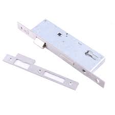 Elles ont bien tenu aux intempéries, en dehors de l'inévitable effet de grisaillement du bois qui survient après 3 hivers. Serrure A Cle Pour Portail Aluminium Battant Et Portillon Pieces Detachees