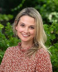 Kerry Kaminski's Instagram, Twitter & Facebook