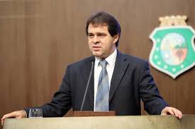 Resultado de imagem para evandro leitão deputado