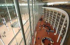 Tamamen malezya'nın çokuluslu petrol ve gaz şirketi olan petroliam nasional berhad (petronas ) 'a aittir. Petronas University Of Technology Malaysia E Architect