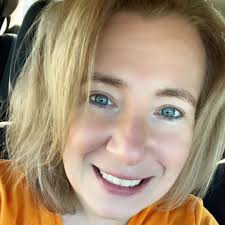 People with the creekside or Woodside or similar. Where are you putting  your dining table at? My husband says we don't have room for one 😅😅