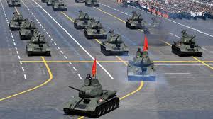 O objetivo era entregar um convite para acompanhar o exercício militar que acontece em formosa, no entorno do distrito federal nos próximos dias. Video Muestran El Interior De Un Tanque Durante El Desfile De La Victoria En La Plaza Roja Rt