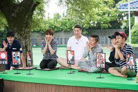 Jungkook trat einmal in einer show namens 'flower crew' auf, in der army das gefühl hatte, dass der von grammy nominierte sänger der. Jungkook And The Hamburger Incident Army S Amino