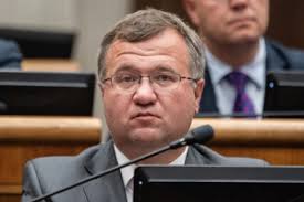 Stretali sme sa pri káve, hovorí autor o Schifferovi