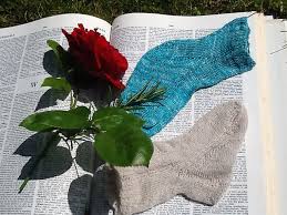 Comforters keep you warm as well as add a decorative touch to the bed. Cornelia Mee For A Comforter And The Quest For Victorian Double Knitting The Knitting Genealogist Hemingway Hunt