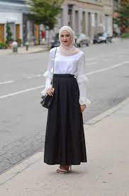 Pantai ini dapat diakses melalui rute laut, menyeberang dari pantai pangandaran dengan selain jalur darat, pantai pasir putih bisa dicapai lewat darat. 10 Hijab Styles For Petite Girls Hijab Fashion Moslem Fashion Hijab Fashion Inspiration
