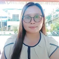 Anna Deluna's Instagram, Twitter & Facebook