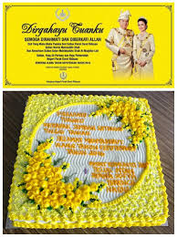 Namun pada 4 ogos 1938, sultan ahmad shah yang pada waktu itu berusia 8 tahun telah kehilangan nenda tercinta dengan. Facebook