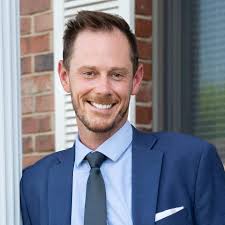 Meet Alex Bernard 🤗 With 6 years under her belt, in addition to a  Bachelors of Science degree and an award for Best Agent Medium Category in  2016, Alex Bernard is beloved