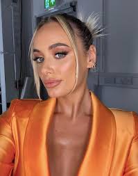 Millie Grace's Instagram, Twitter & Facebook