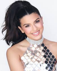 Ava Nichols's Instagram, Twitter & Facebook