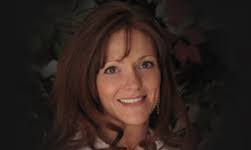 Kelli Hale's Instagram, Twitter & Facebook