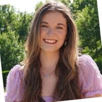 Lauren Steinmetz's Instagram, Twitter & Facebook