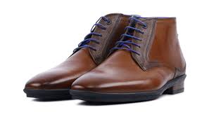 Het bedrijf heeft een lange historie en wordt op dit moment gerund door de negende generatie in het familiebedrijf. Floris Van Bommel Heren Veterschoenen Cognac 10703 Van Den Assem