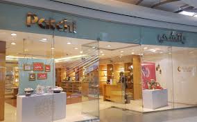 .camel milk chocolate and at the same time have a convivial pause café while nibbling on fine at the majlis dubai, inside the dubai mall. Chocolate Shops In Dubai Patchi Lindt Chocolala More Mybayut
