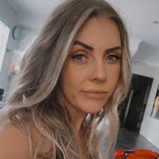 Lena Curtis's Instagram, Twitter & Facebook