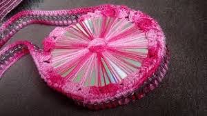 Resultado de imagem para bolsinha feita com cd velho e crochê