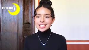 Por un lado, nodal considera que a veces las personas tienen una idea errada de él y quizá hasta piensan que es poco accesible o hasta intolerante, algo que niega, pues dice le gusta ser más reservado y menos. Con Alex No Pero Con Christian Nodal Si Angela Aguilar Y Su Proximo Dueto El Break De Las 7 Youtube