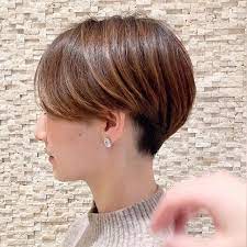ベリーショート ショート職人 石井優弥はinstagramを利用しています 大人気のマッシュショート マッシュショートはカットで骨格補正をし 顔まわりと後頭部に適度な 丸み マッシュショート マッシュルームカット ヘアスタイル