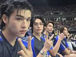 F4, bright looks a little bit different now😂😭