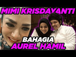 Atta dan aurel menunjukkan hasil test pack garis dua atau artinya positif hamil. 9x1vcukcxvieqm
