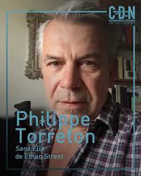 ▬ DANS LA BIBLIOTHÈQUE DE... Philippe Torreton, Le comédien, originaire de  Petit-Quevilly, nous fait un clin d'oeil amical avec cette lecture d'un  poème d'Ethan Street 😉, #CultureChezNous