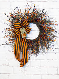 All the halloween wreaths shown also have the site address included so you can go directly to the instructions. How To Make A Halloween Grapevine Wreath
