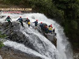 La ciudad turística de baños está ubicada en un valle con cascadas y aguas termales a lado del volcán tungurahua con una altura de 5.016 metros. Canyoning Turismo Banos De Agua Santa Decachuelo Com