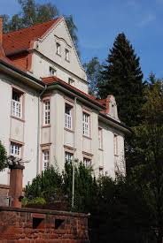Günstiger versicherungsschutz rund um ihre immobilie. Villa Wasgaublick