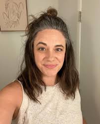 Hi! I'm new to wanting to try & clueless where to start. To note, 29yr old  female, also a cancer patient. I'm looking for everyone's suggestions