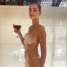 Celebrity nude su Instagram: da Arisa a Miley Cyrus, ecco il perché | Amica