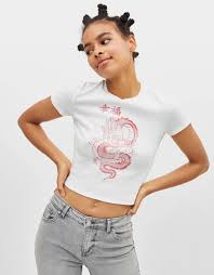 Camiseta Con Estampado De Dragon Novedades Bershka Espana Bershka Outfit Dragon Print Women