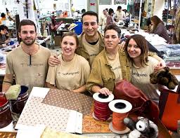 Drug addicts and people with various social, religious and political problems are admitted to the institute and they make wine as. Tod S Trasforma In Artigiani Creativi I Ragazzi Di San Patrignano Italiaoggi It