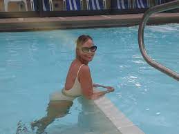 Nelle Pause Delle Prove Per Lo Spettacolo Processo Alla Strega Al Plautus Festival Ornella Muti Si Rilassa Nelle Nostre Piscine Termali O Kadin Yuzu Kadin