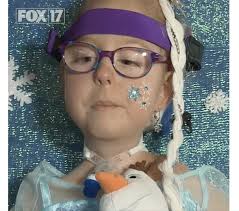 Loving Mom Turns Paralyzed Daughter's Wheelchair into Cinderella's Carriage  for Halloween